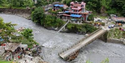 Наводнения и оползни в Непале забрали жизнь 40 человек