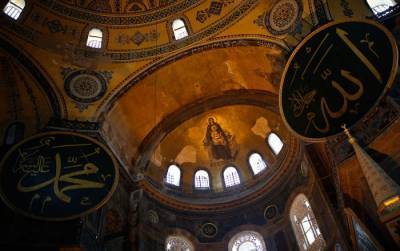 Власти Турции хотят закрыть фрески собора Святой Софии – СМИ