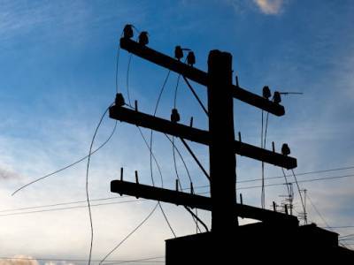 Непогода оставила без электричества 100 населенных пунктов в 3 областях Украины