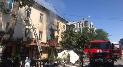 В Одессе спасатели локализовали пожар в жилом доме