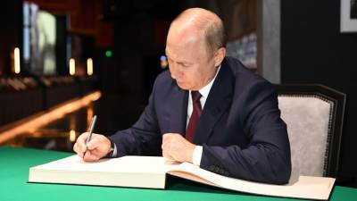 Путин продолжит работу над статьей про войну