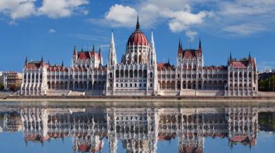 Венгрия в рамках карантина запретила въезд украинцам