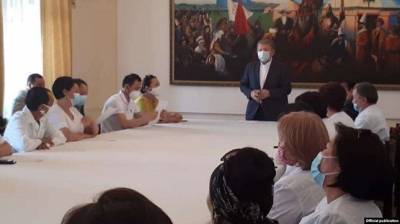 В Бишкек из Москвы прибыли 426 кыргызстанцев, в том числе 45 медиков