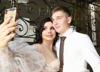 «Надоело скрываться»: популярная российская блогерша вышла замуж за 20-летнего пасынка