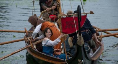 В Ривном состоялся фестиваль древних лодок (фото, видео)
