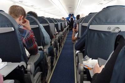 Эксперт предупредил о рисках заражения коронавирусом в самолете