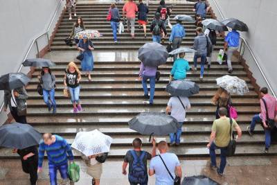 Москвичей предупредили о дожде с грозой в ближайшие часы