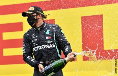 Льюис Хэмилтон выиграл Гран-при Штирии "Формулы-1"