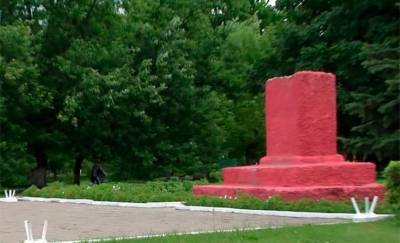 Посмотрите, что стало с памятником Ленина, который в Светлогорском районе разрушили вандалы. Им светит срок до трех лет
