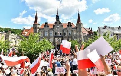 В Польше отметили высокую явку избирателей на выборах