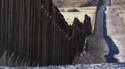 На границе между США и Мексикой построили почти 400 км новой стены