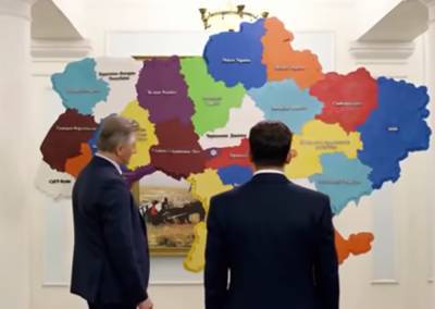 Поездка Зеленского на Западную Украину обернулась конфузом, ошибку разнесли по соцсетям: кадры