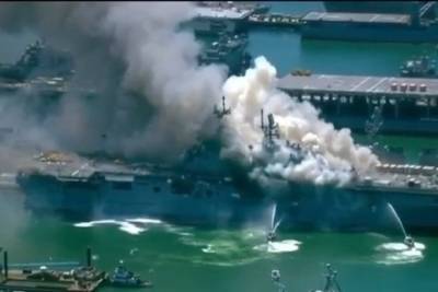 На авианосце ВМС США произошли пожар и взрыв
