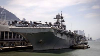 Видео: несколько моряков пострадали при пожаре на корабле ВМС США