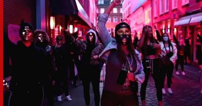 В Германии проститутки вышли на улицу с требованием открыть бордели