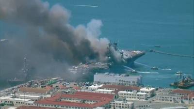 На корабле ВМС США сильный пожар спровоцировал взрыв