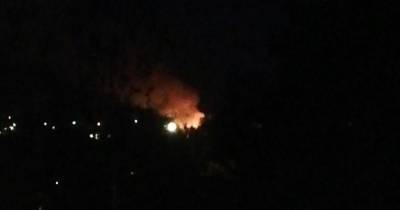 Очевидцы сообщили о пожаре в подмосковной деревне