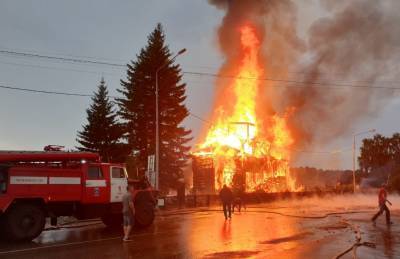 Пожар произошел в подмосковной деревне Дашковка