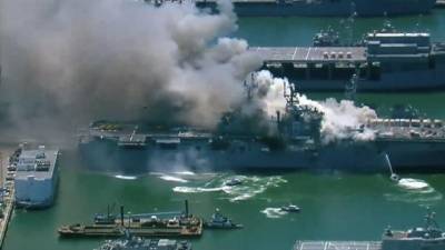 В США загорелся десантный корабль, более 20 пострадавших