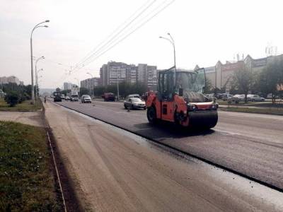 Илья Середюк показал на фото, как ремонтируют проспект Химиков
