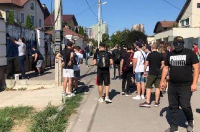 В Харькове произошла стычка радикалов «Нацкорпуса» со сторонниками Шария