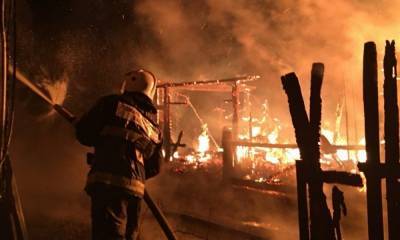 Серьезный пожар вспыхнул сегодня ночью в Петрозаводске