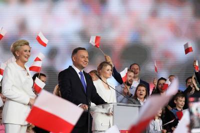 Экзитполы: на президентских выборах в Польше побеждает Анджей Дуда