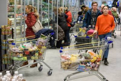 Продукты съедают бюджет: рост доходов петербуржцев не успевает за инфляцией