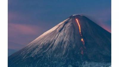 На Камчатке приостановлено спасение туриста, который потерял сознание при восхождении на вулкан