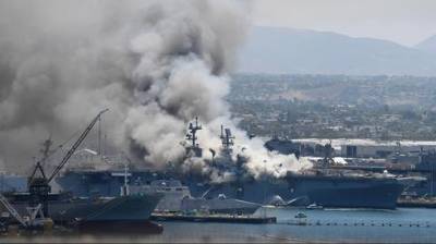 Видео: взрыв и пожар на десантном корабле ВМФ США в Сан-Диего
