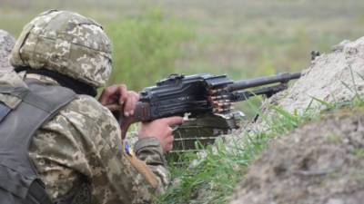 Донбасс: Террористы не ослабляют обстрелы, ВСУ уничтожили троих боевиков - ghall.com.ua - Россия