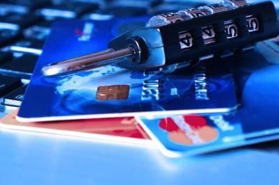 Эксперты: 27% россиян рискуют лишиться денег с банковских карт из-за действий мошенников