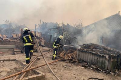 Пожар в Луганской области почти потушили, но свалка в Северодонецке до сих пор тлеет