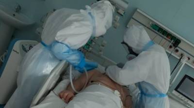 В Казахстане умершие врачи получили звание «Герой труда»