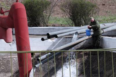 Более 1,4 тыс. абонентов остались без воды из-за прорыва трубы в Минводах