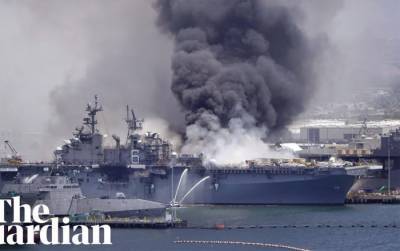 В сеть попало видео пожара на военно-морской базе в Сан-Диего