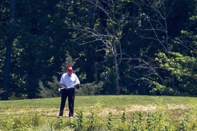 Трамп пожаловался на внимание журналистов к его игре в гольф