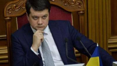 Разумков поддержал рассмотрение законопроекта Бужанского об отмене изучения предметов на украинском в школах