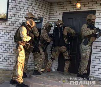 Под Киевом задержана вооруженная банда: полиция показала кадры спецоперации