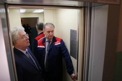 Петербург потратит около трех миллиардов рублей на замену лифтов в домах