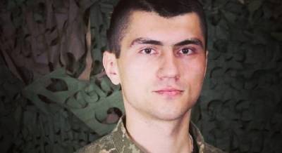 Зеленский присвоил посмертно звание Героя Украины известному волонтеру, который погиб на Донбассе