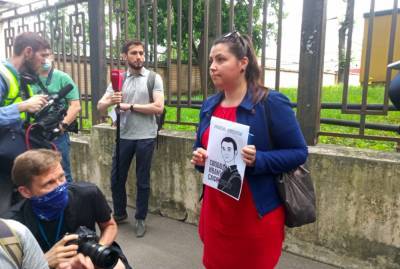 На акции журналистов в поддержку Сафронова у СИЗО «Лефортово» начались задержания