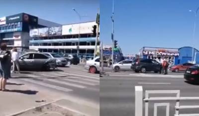 В Тюмени у ТРЦ «Колумб» сбили пешехода и разбились четыре автомобиля