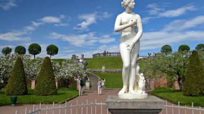 Статуе Венеры Медицейской в Петергофе сломали пальцы
