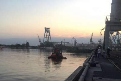 В порту Николаева произошел разлив подсолнечного масла, загрязнено Днепровско-Бугский лиман