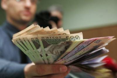 Два законопроекта об отмене ограничений на зарплаты чиновникам отозвали из Рады