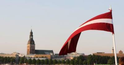 В Латвии предложили аннулировать визы не соблюдавшим самоизоляцию