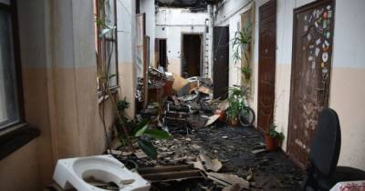 Пожар в 200-летнем доме в Одессе: известно, куда отселили жильцов сгоревших квартир (6 фото)