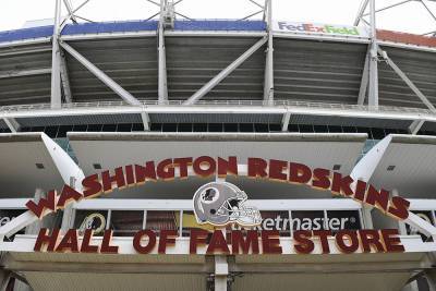 Клуб «Вашингтон Редскинз» отказался от слова «краснокожие» в названии