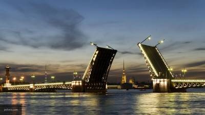 Стал известен график разводки мостов в День ВМФ в Петербурге